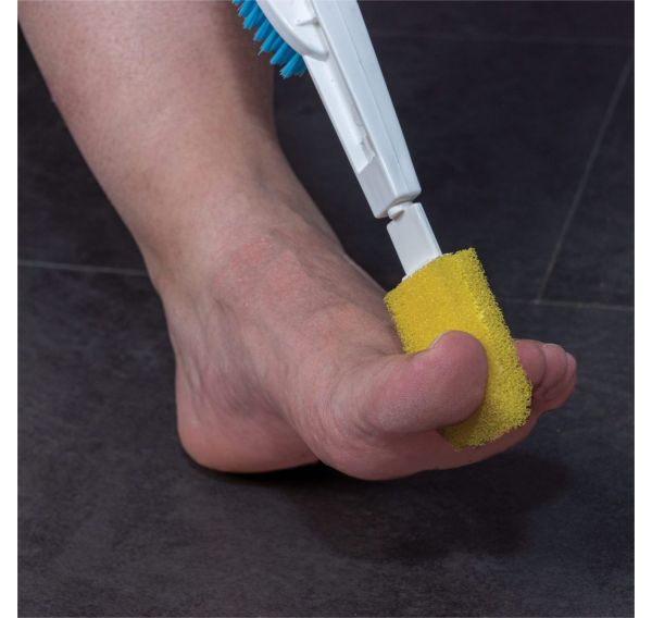 using the toe cleaner