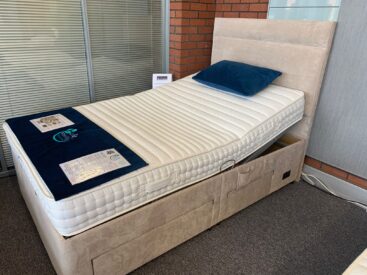 Somnio Out Motion Adjustable Bed Set