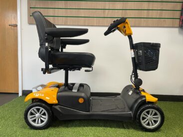 Picture showing the side view of a Rascal Vista scooter